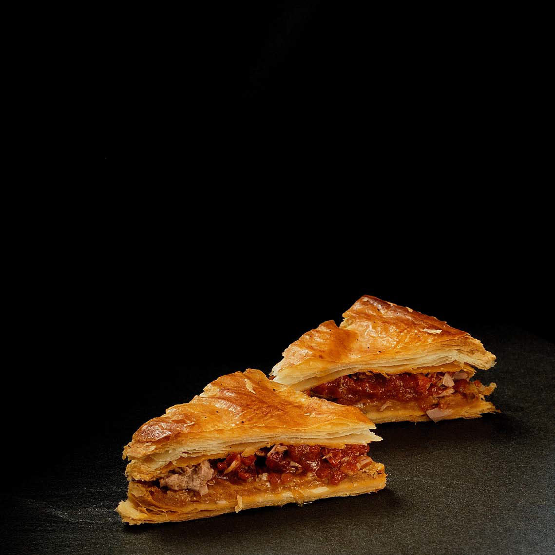 Empanada de atún con chorizo