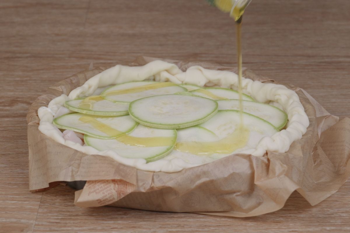 Aceite de oliva virgen extra en hojaldre de calabacín