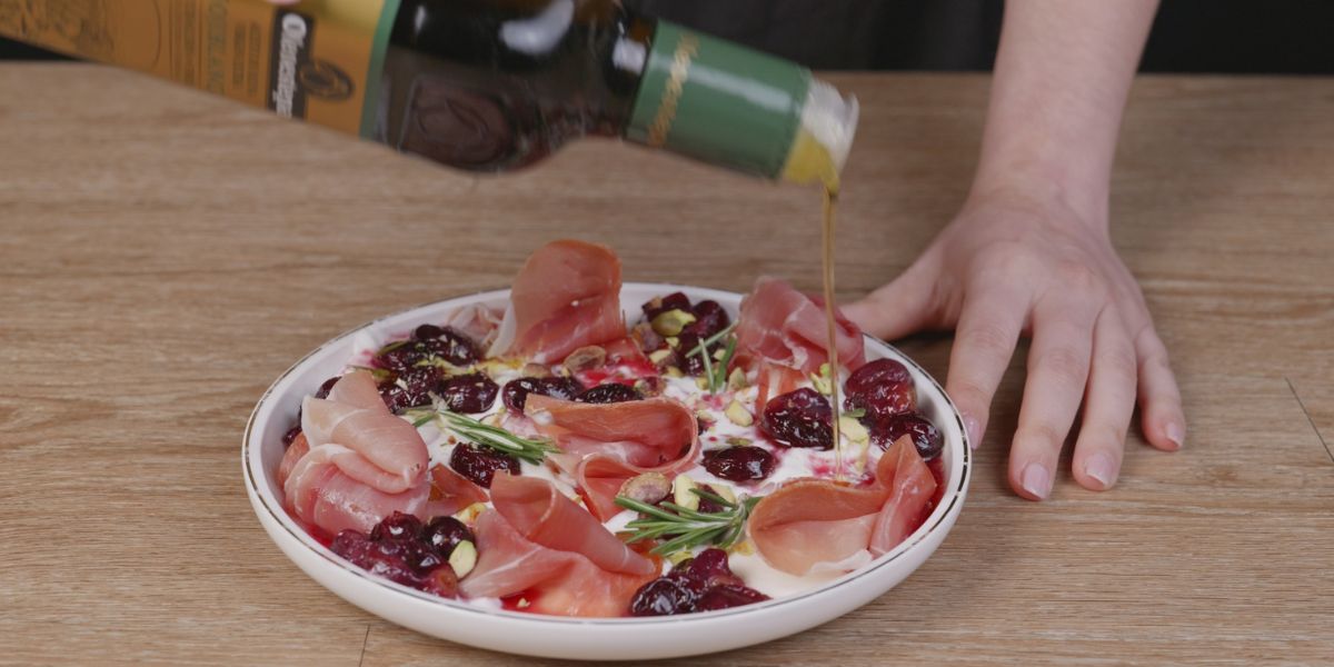 Finalizar con el toque extra el Aperitivo de uvas pasas