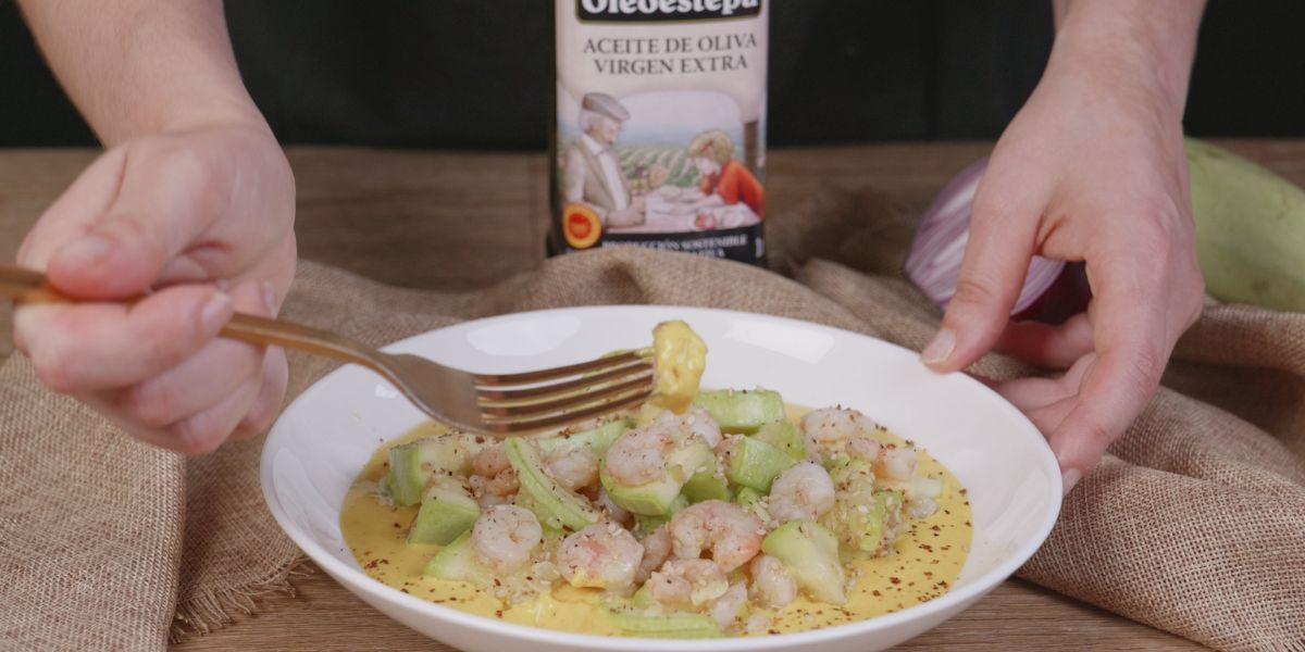 Finalizar el plato de Gambas y calabacín en salsa de curry