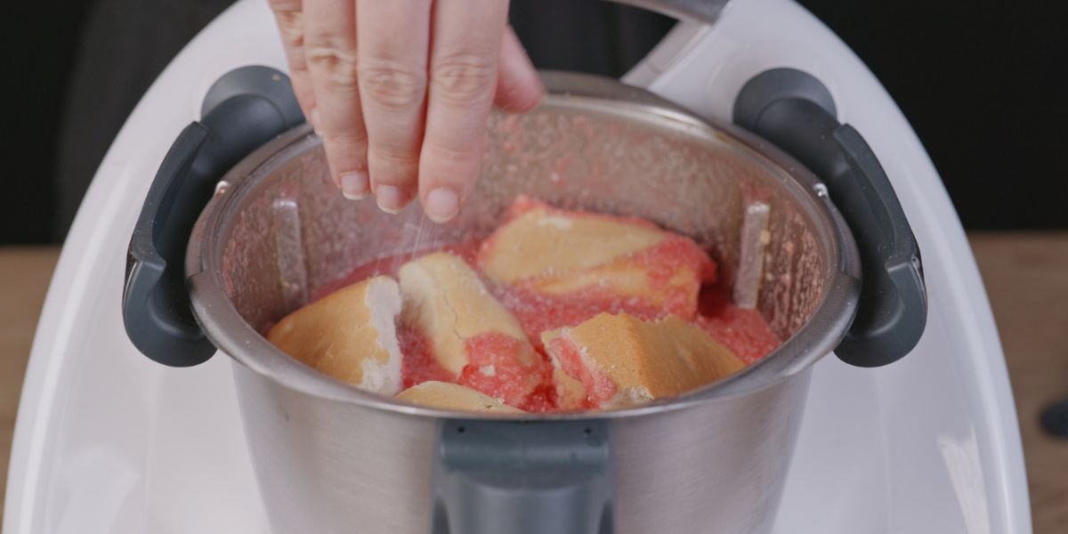 Pan y sal para Salmorejo de sandía