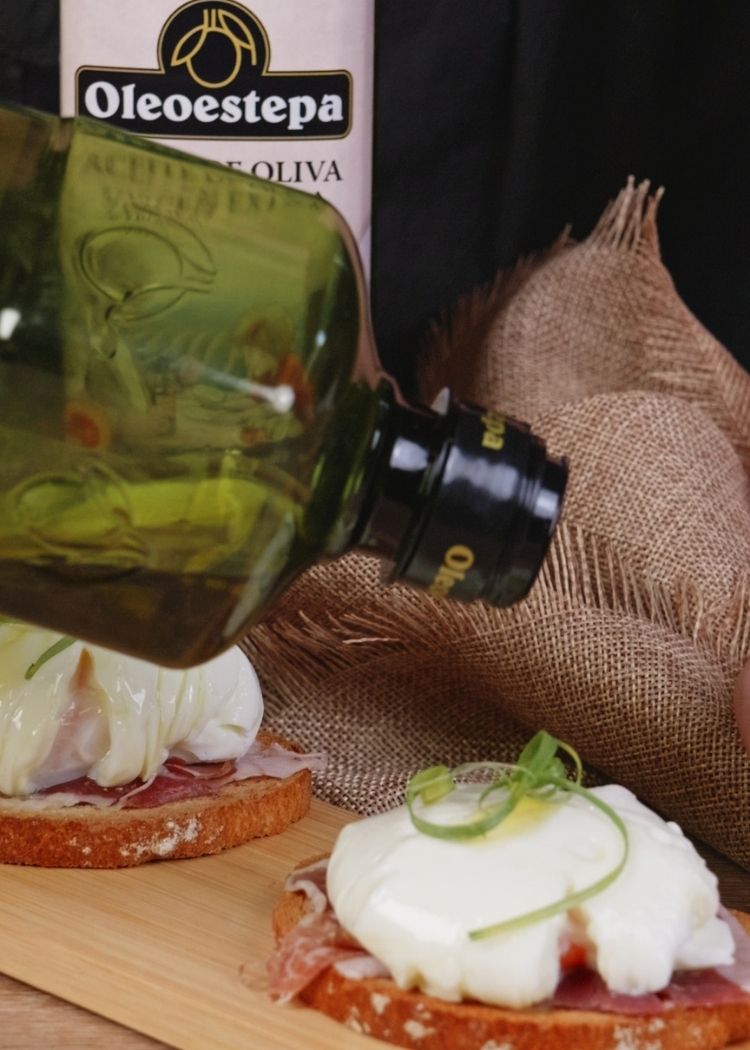 Terminar con aceite de oliva virgen extra los saquitos de huevo