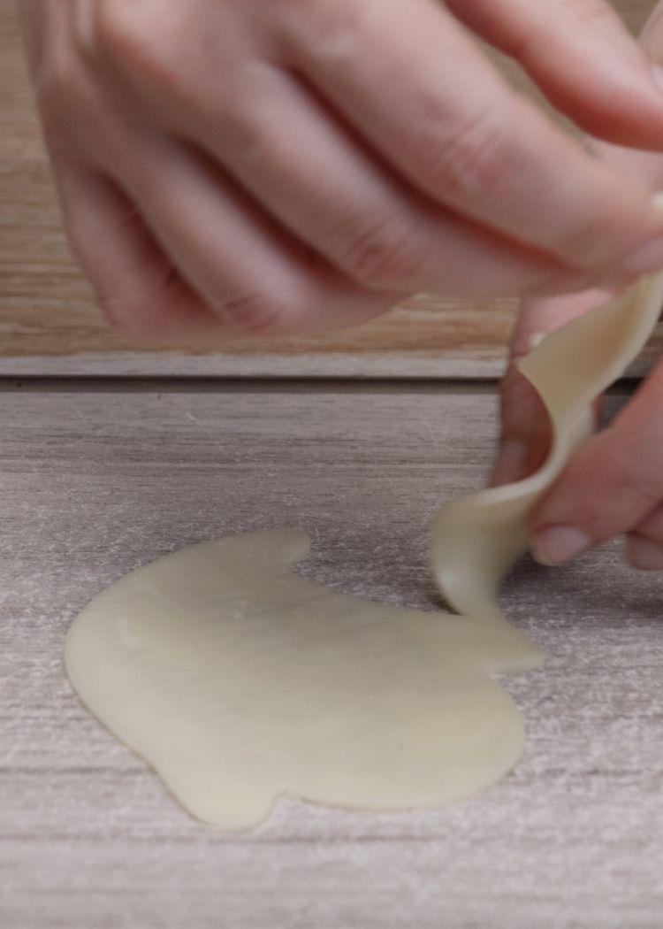 Hacer fantasmas de queso para Pizza fantasmagórica