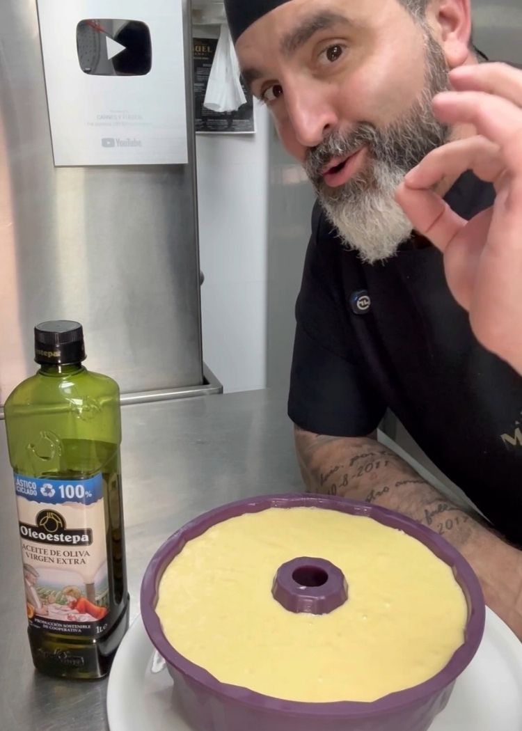 Mezcla a molde para hacer bizcocho de aceite de oliva virgen extra