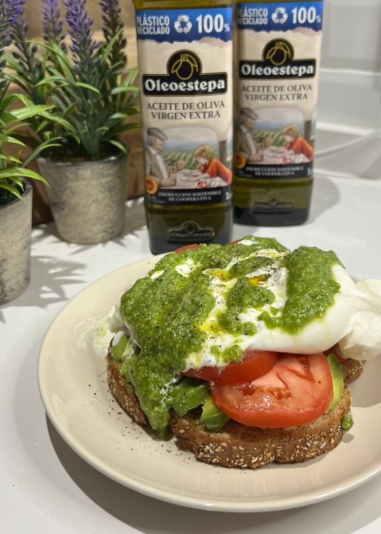Terminar Tostada de pesto y burrata