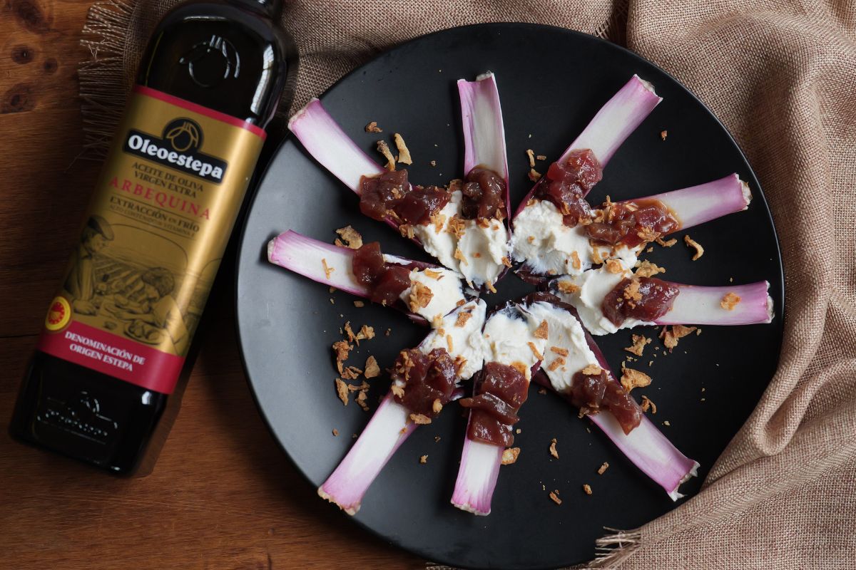 Canapés de endivias con AOVE