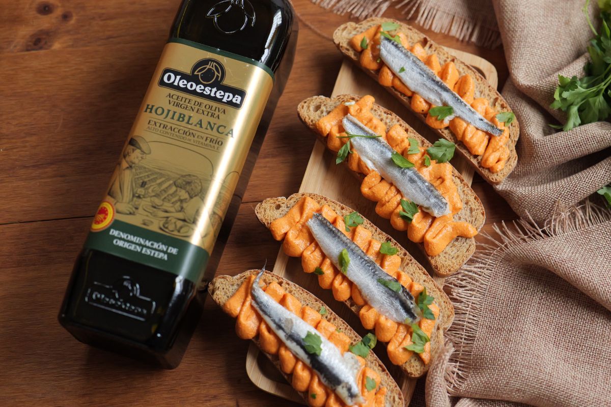 Canapés de piquillos y AOVE