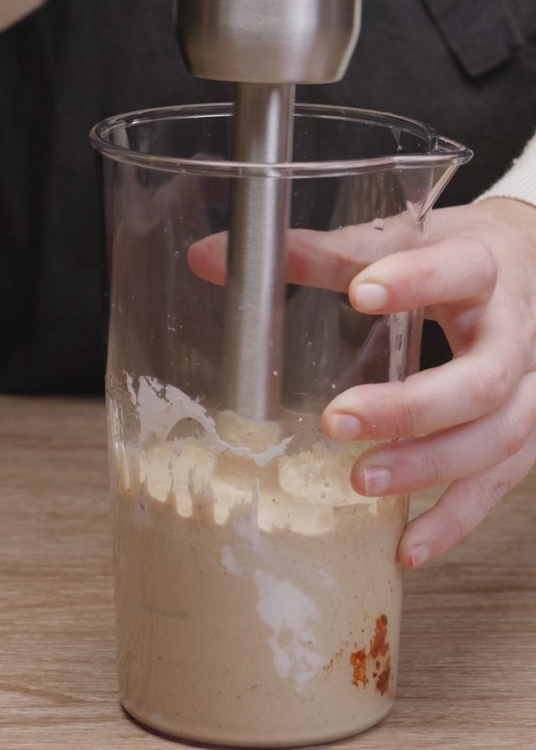 Triturar ingredientes base de paté de mejillones