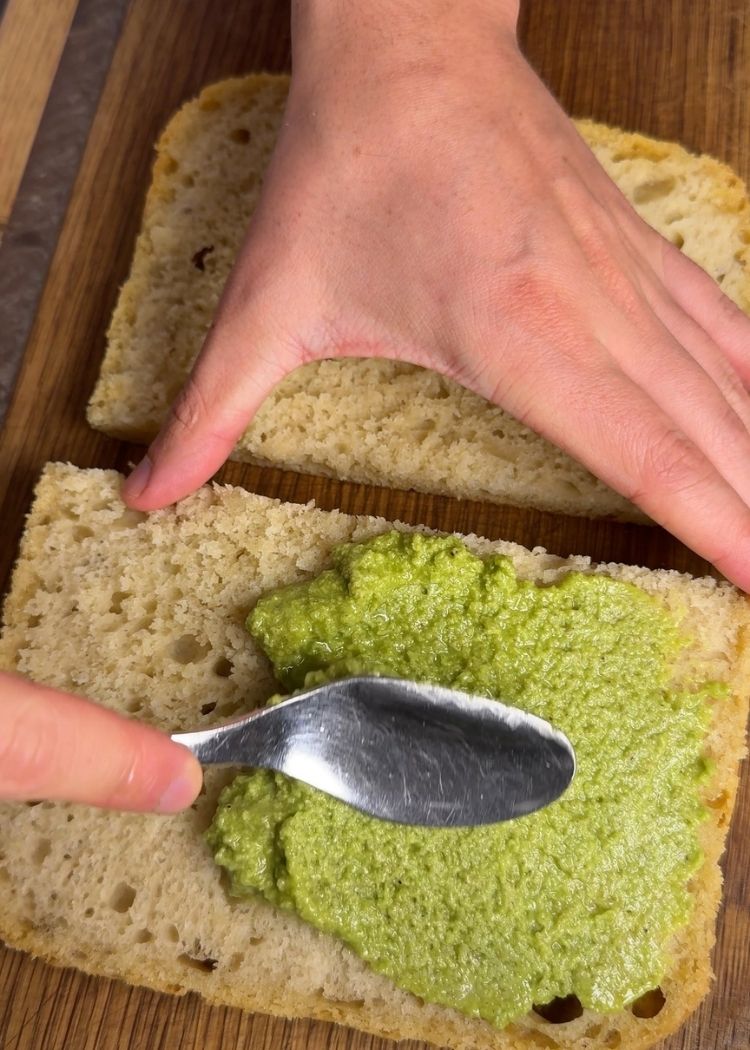 Untar Focaccia con pesto de pistacho