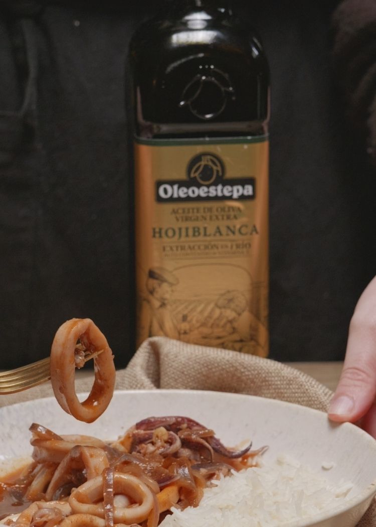 Terminar los calamares encebollados